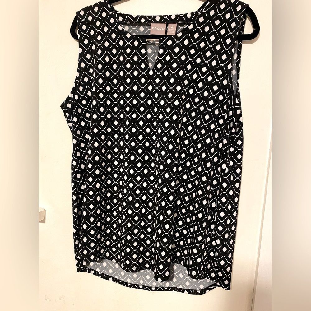 Chico size 2 tank with metal bracket accent in front